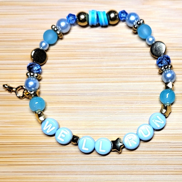 Run- Taylor Swift Friendship Bracelet - Picture 2 of 4